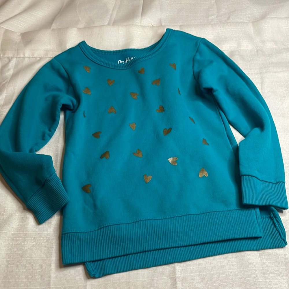 ‼️CLEARANCE 4 for $18‼️ Gold Heart Sweatshirt
